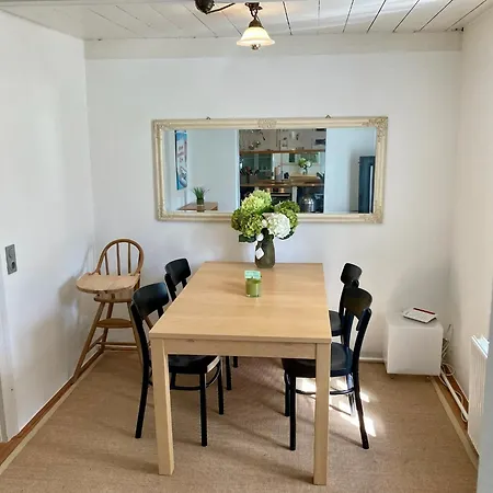 Altes Holzfaellerhaus Holiday home Gluecksburg