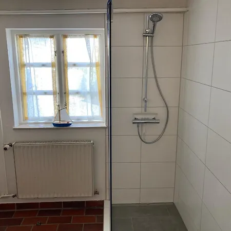 Altes Holzfaellerhaus Holiday home Gluecksburg
